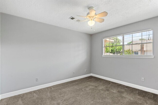 Building Photo - 18318 Mahogany Forest Dr