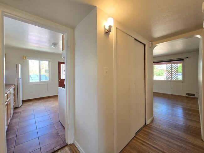 Building Photo - 1226 Vitalia St
