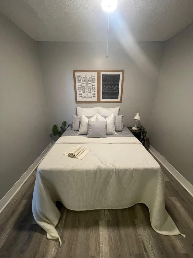 Building Photo - 645 Dumbarton Ave