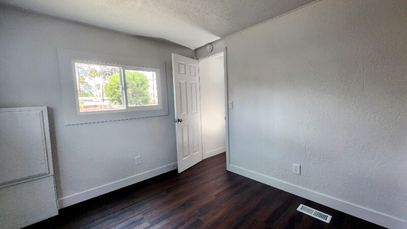 Building Photo - 22556 Lukens Ln