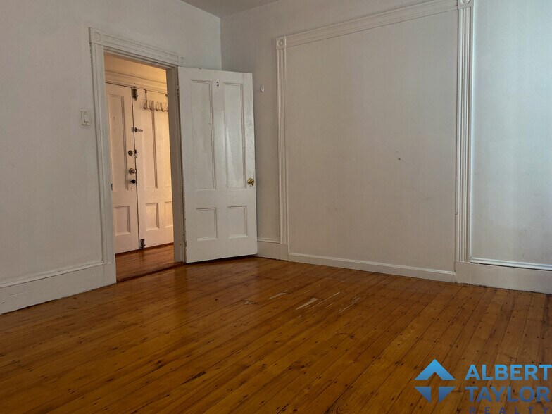 Building Photo - 13 Sachem St