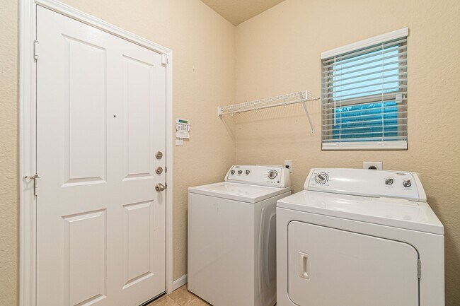 Building Photo - 6802 Fort Bend
