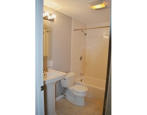 Building Photo - 512-514-514 Gleasondale Rd