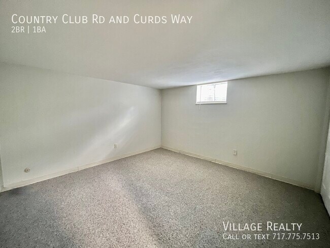 Building Photo - 671 Country Club Rd