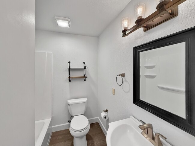 Building Photo - 820 Normark Terrace