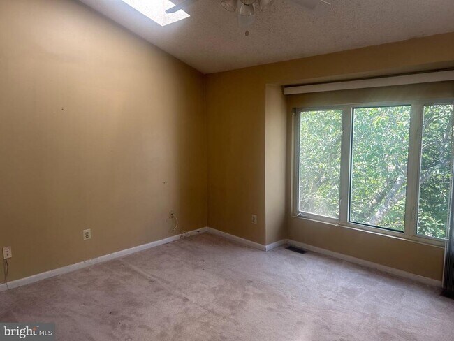 Building Photo - 1704 Naomi's Ct