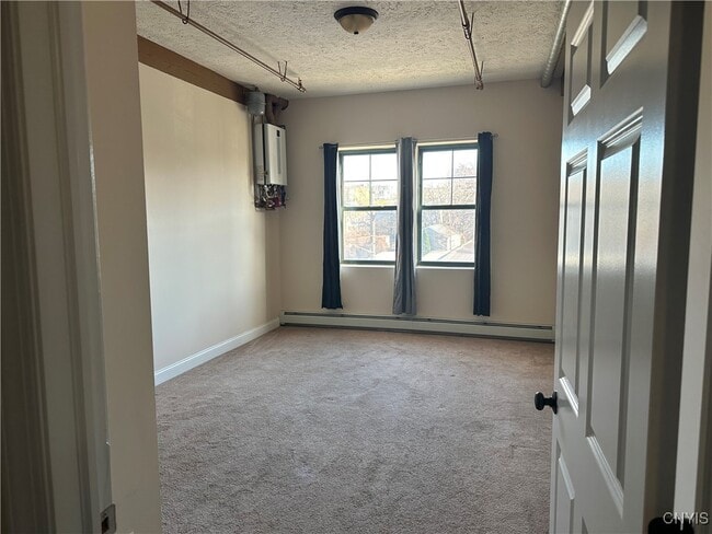 Building Photo - 617 Hiawatha Blvd