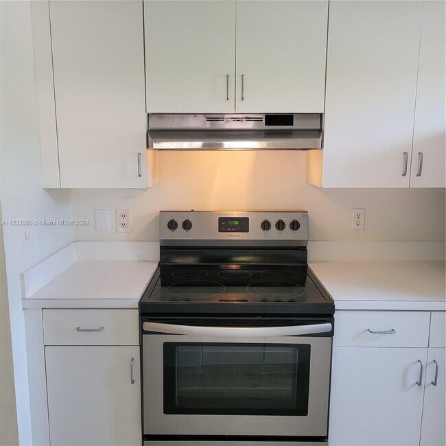 Building Photo - 2071 Renaissance Blvd