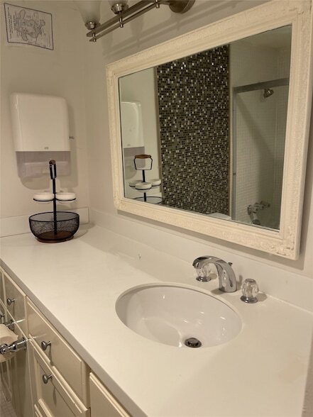 Building Photo - 7510 Hornwood Dr