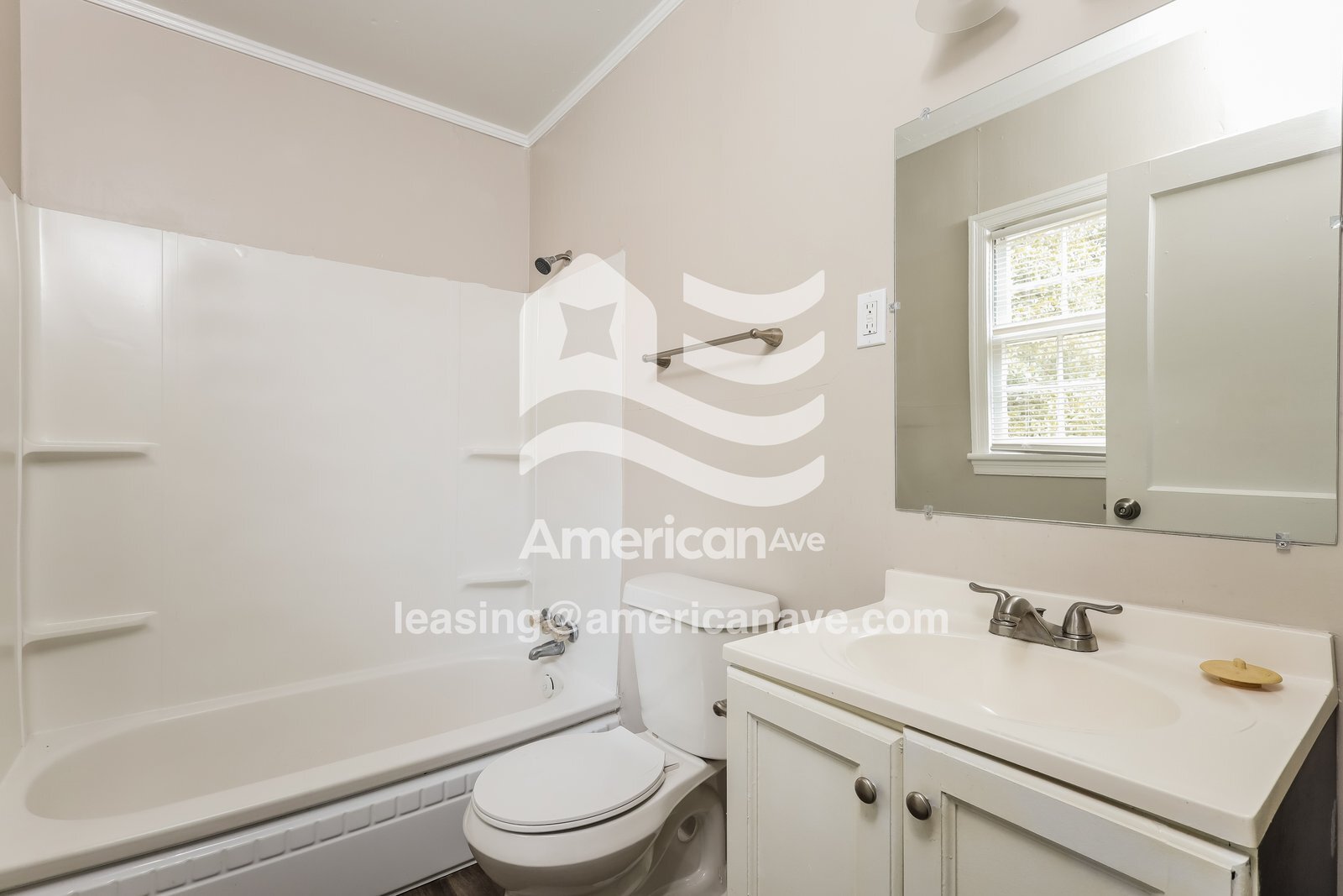 Building Photo - 724 Coolidge Ave