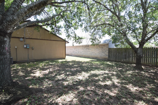 Building Photo - 2722 Bowie Trail