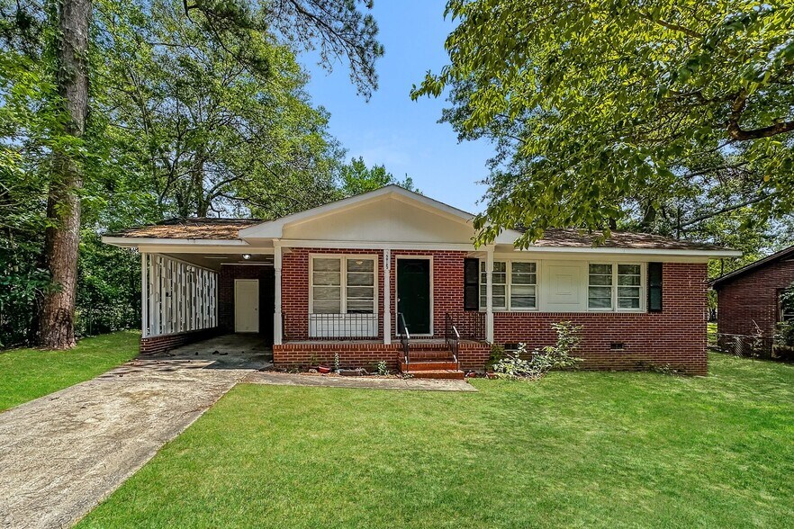 Building Photo - 3215 Commodore Dr