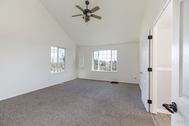 Building Photo - 59941 Windy Ridge Dr