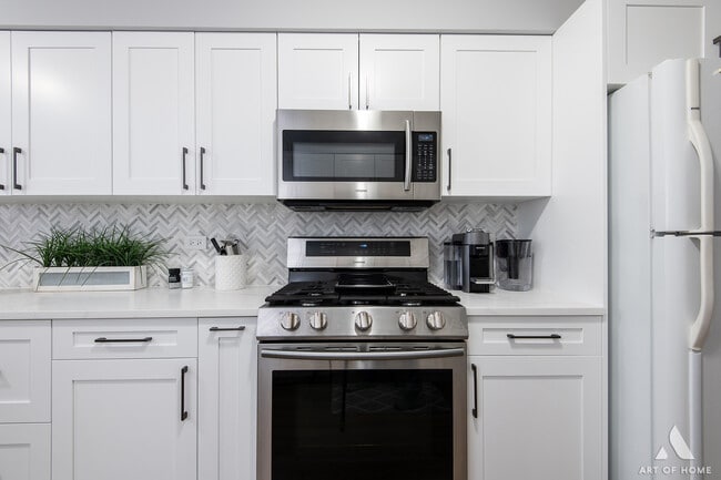 Building Photo - 11110 E Cove Cir