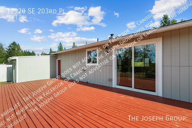 Building Photo - 12520 SE 203 Pl