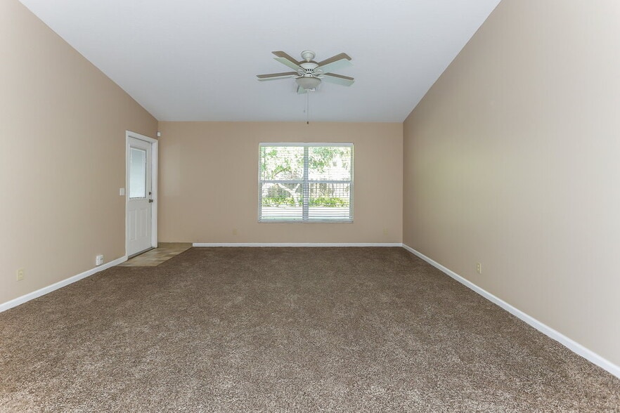 Building Photo - 5141 Willow Pond Rd W