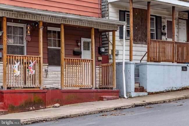 Building Photo - 134 1/2 W Spruce St