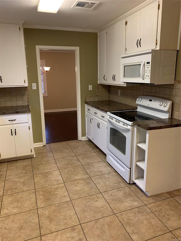 Building Photo - 308 Navajo Dr