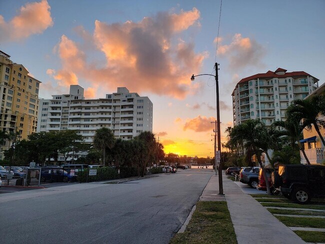 Building Photo - 3015 Seville St