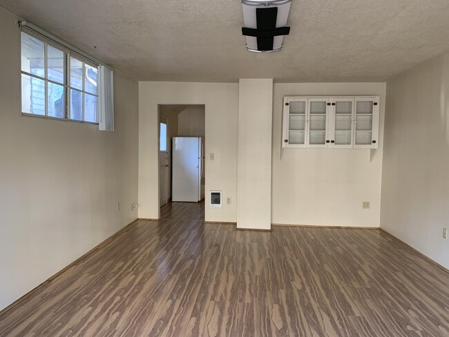 Building Photo - 44 S Nehalem St
