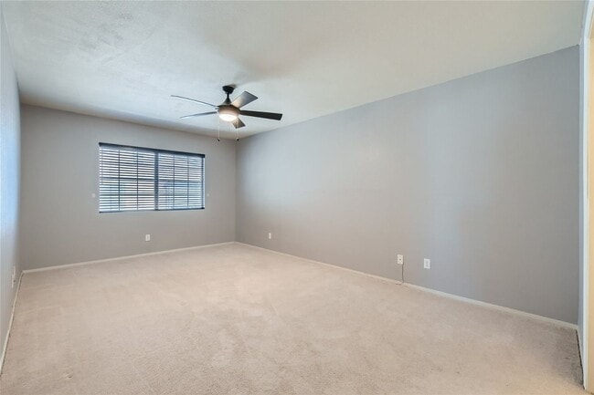 Building Photo - Gorgeous 2 Story Townhome Near Summerlin in Gated Community - (Ready April 1,2026)