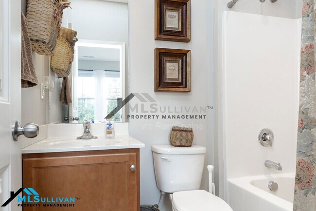 Building Photo - 913 Beech Glen Dr