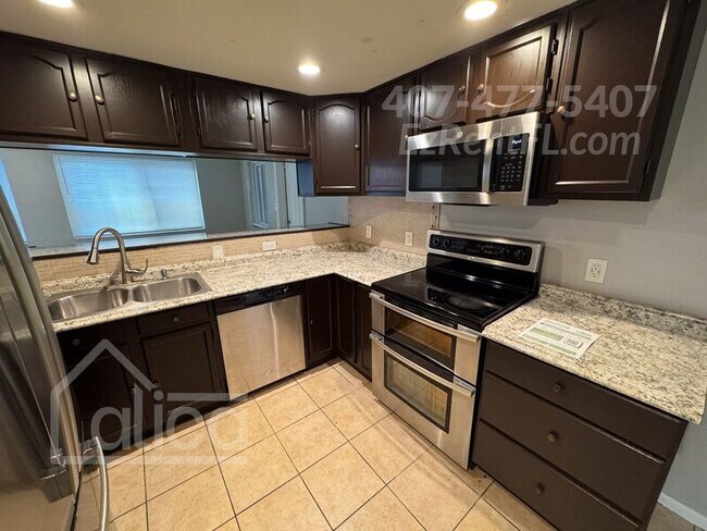 Building Photo - 5631 Canosa Dr