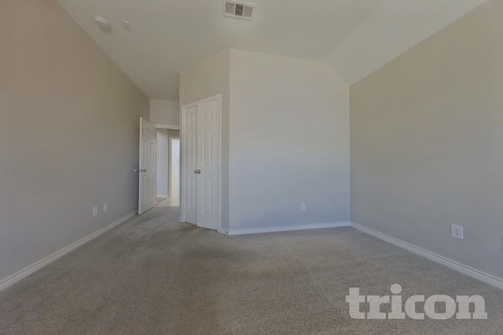 Building Photo - 5816 Greenmeadow Dr