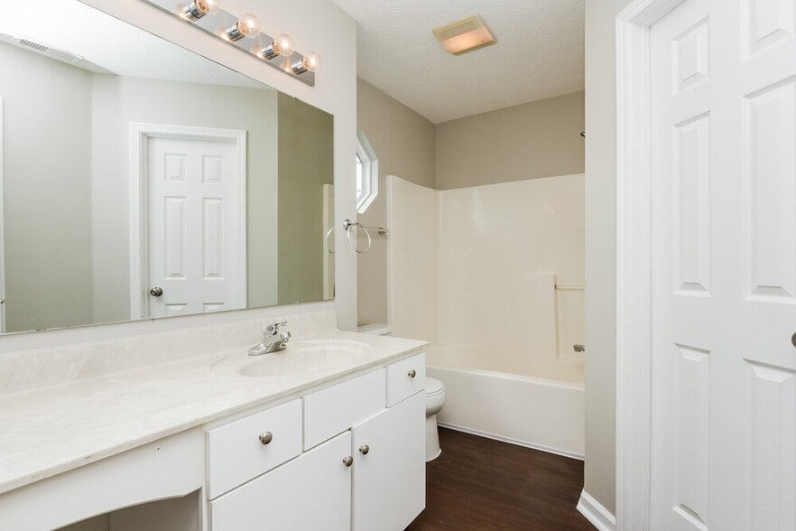 Building Photo - 10458 Wintergreen Way