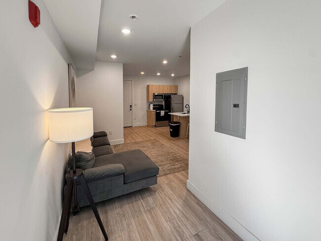 Building Photo - 2400 E Huntingdon St