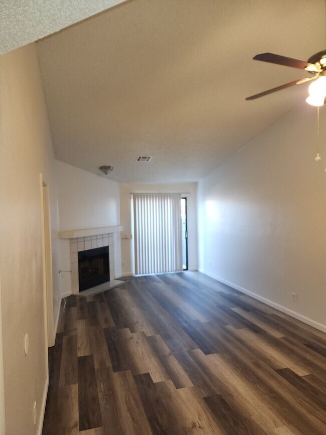 Building Photo - Single-Story 2 Bed, 2 Bath with 2-Car Garage in Gate Community