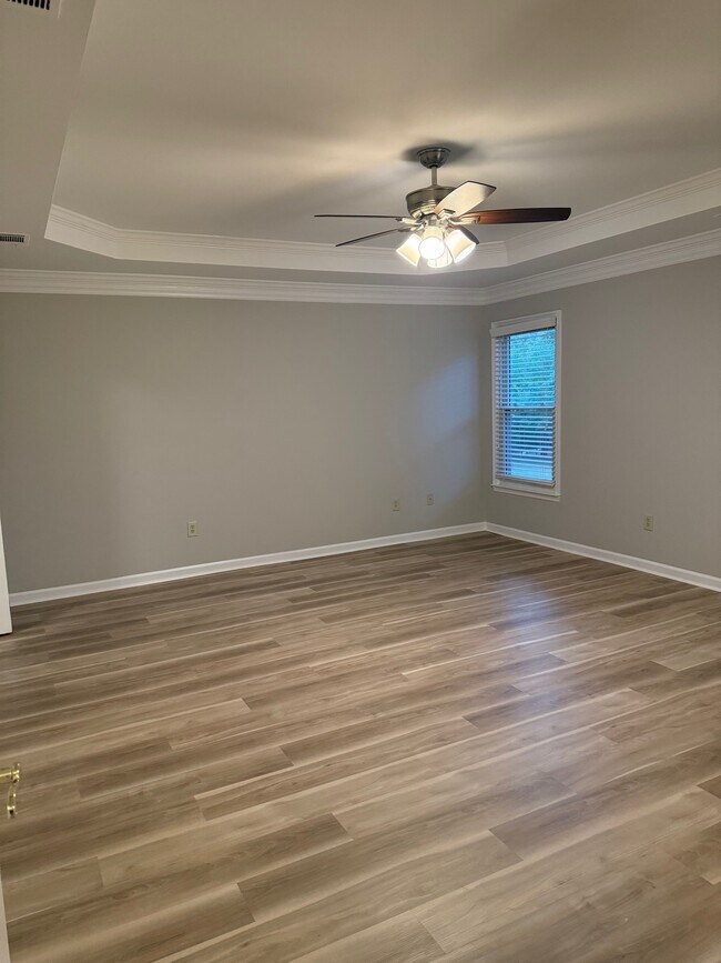 Building Photo - 1601 Willow Way