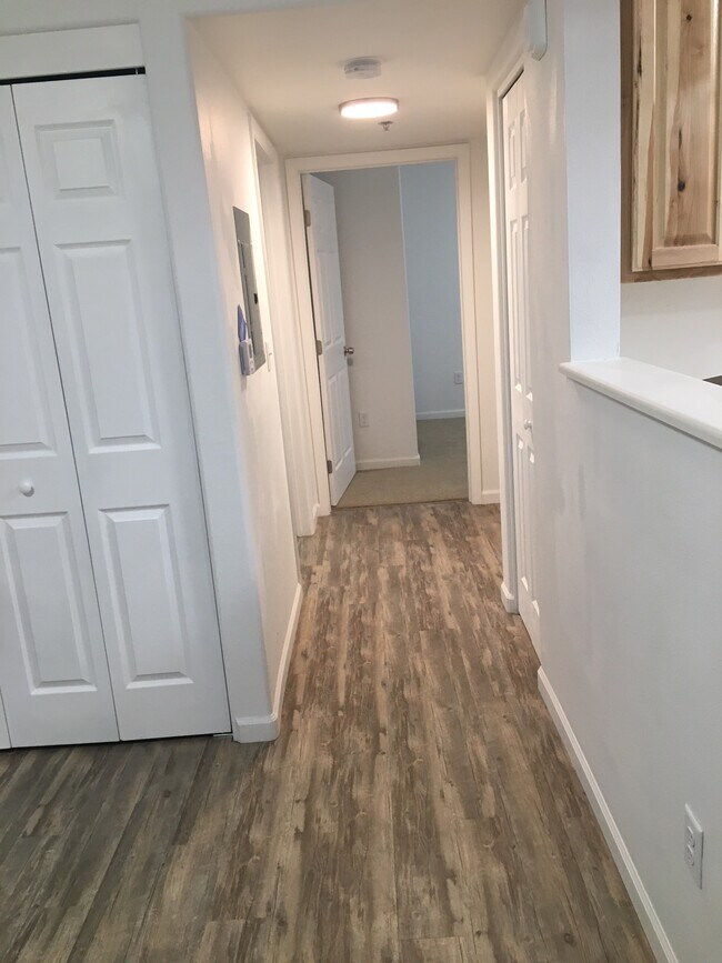 Hallway Laminate flooring - 10 Gentry Way
