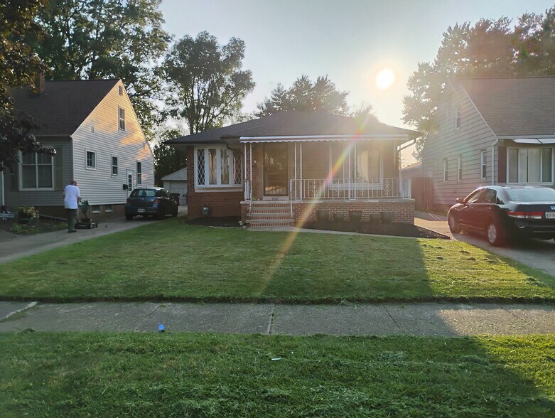 Primary Photo - 5222 W 26th St