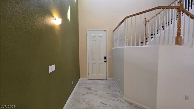 Building Photo - 3902 W El Campo Grande Ave