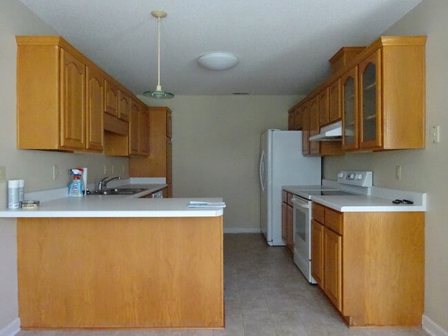 Building Photo - Beautiful 3BR/2Bath with Bonus Room!