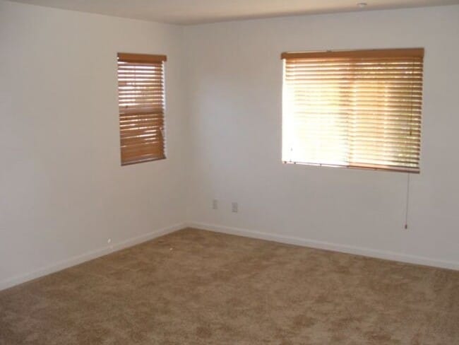 Building Photo - Great Coppergate End unit