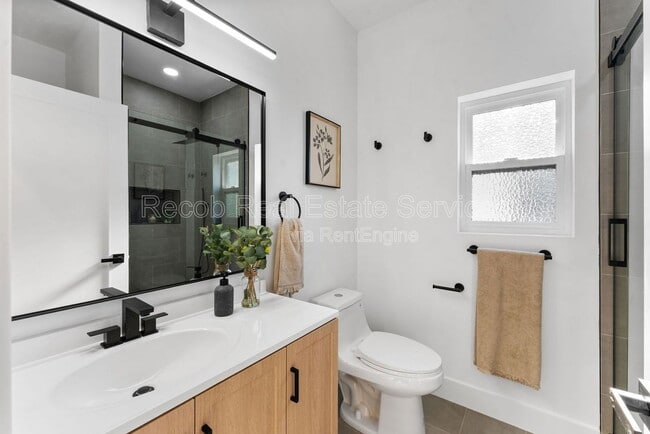 Building Photo - 6730 Mohawk St