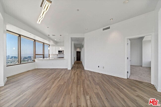 Building Photo - 1100 Wilshire Blvd