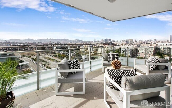 Building Photo - 708 Long Bridge St