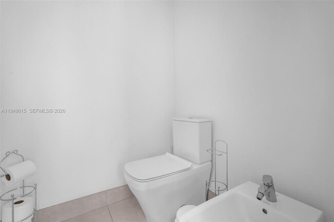 Building Photo - 7457 NW 101 Ave