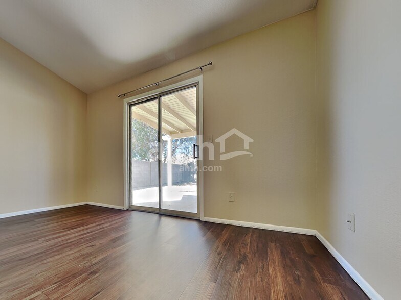 Building Photo - 9915 E Paseo Juan Tabo