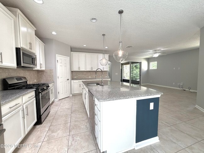 Building Photo - 197 Spring Park Ave