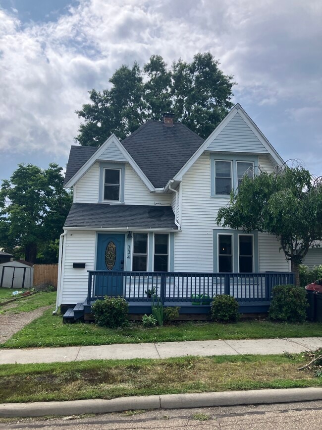 Primary Photo - 334 2nd St NW