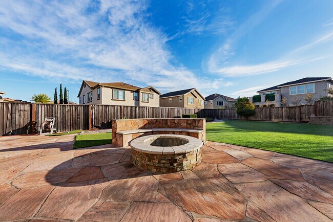 Building Photo - 7585 Mindy Mae Ln