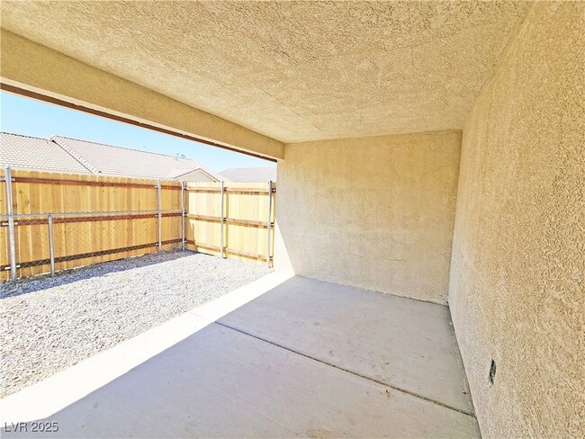 Building Photo - 600 San Lorenzo St