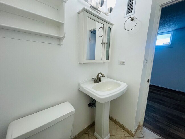 Building Photo - Partly Furnished 3-bedroom, 1.5-bath condo...