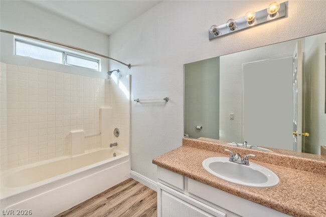 Building Photo - 1539 Laguna Palms Ave