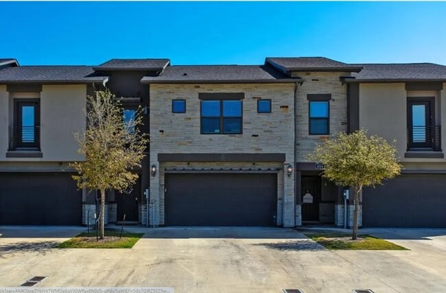 Building Photo - 2836 Papa Bear Dr