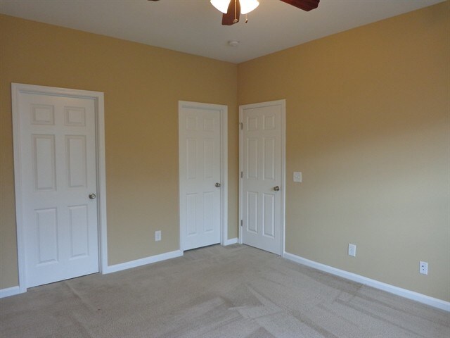 Building Photo - 207 Chapel Lk S